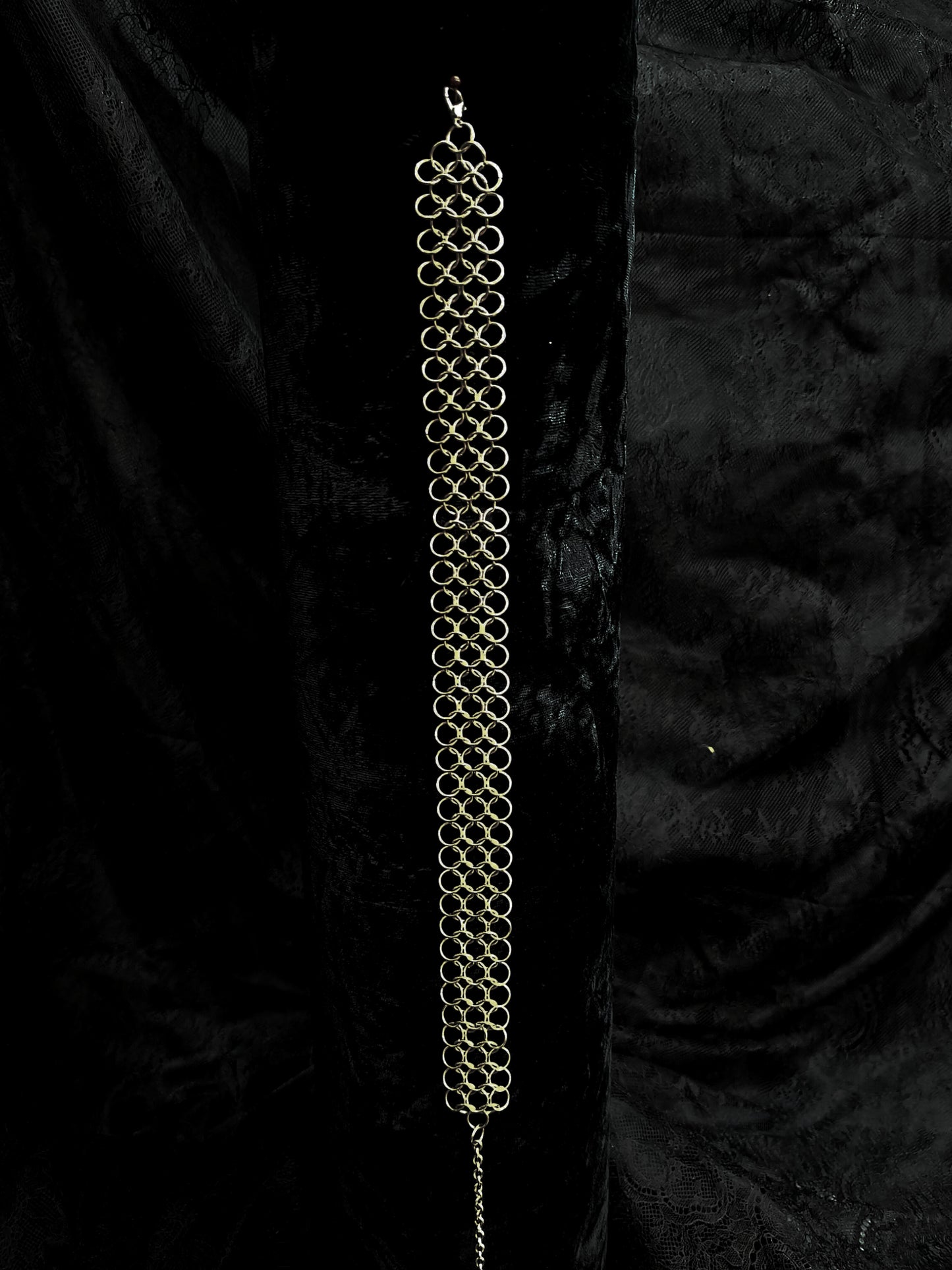 Guinevere choker