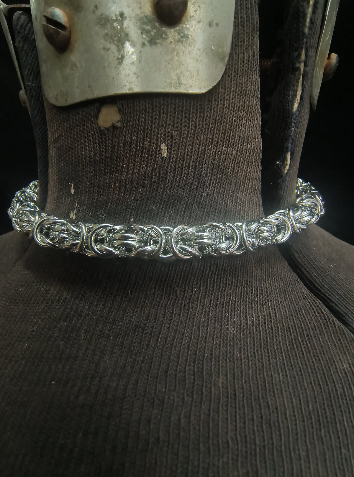 Othello Choker