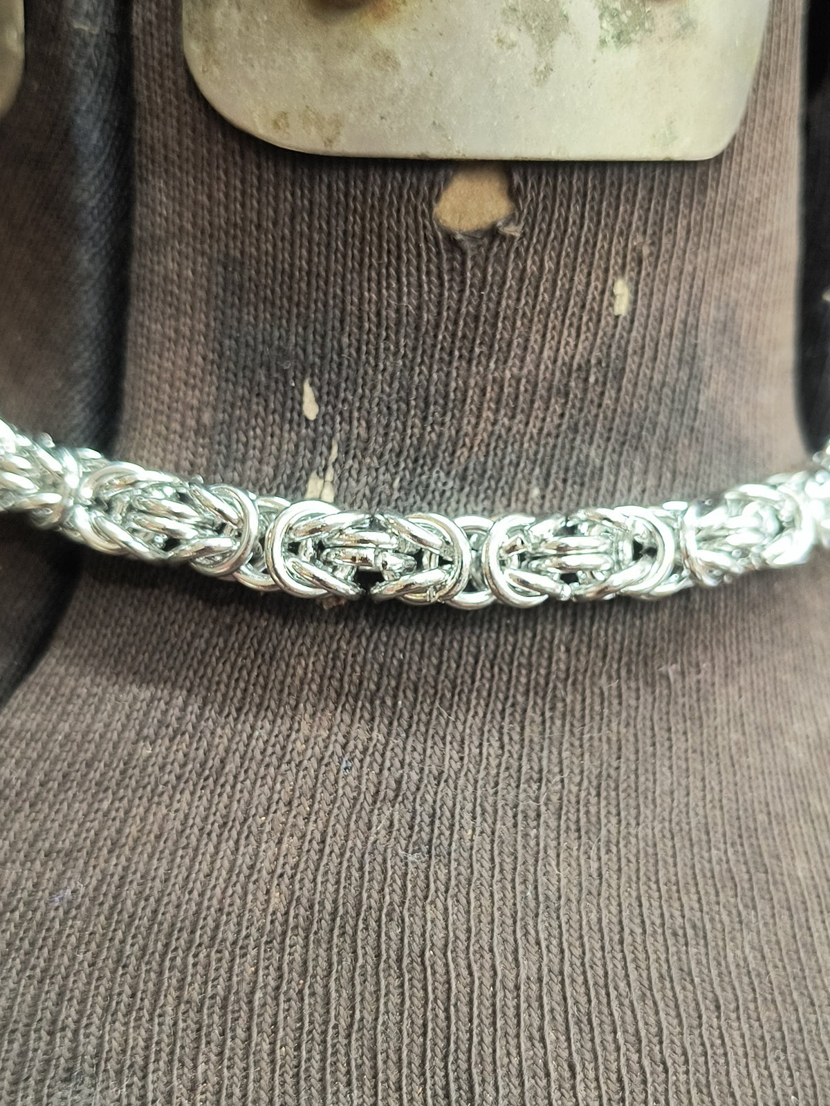 Othello Choker