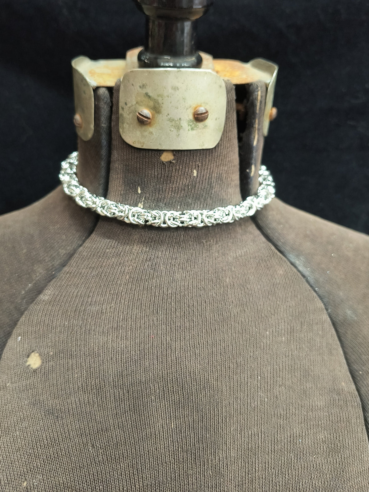 Othello Choker